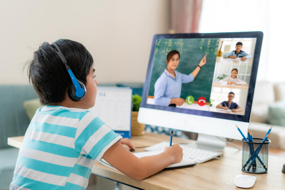 6 Ways to Engage Students in Online Learning